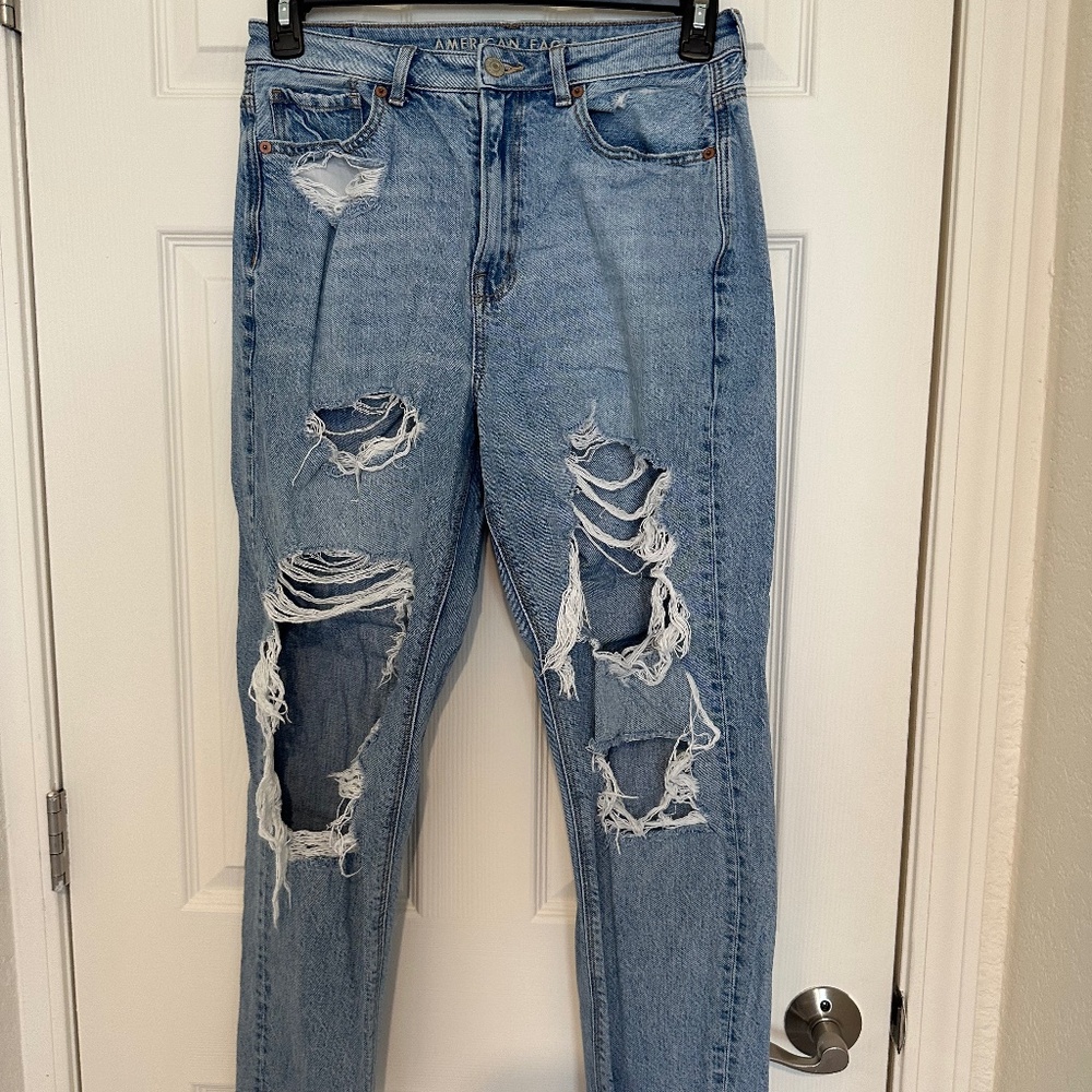 American eagle mom jeans
